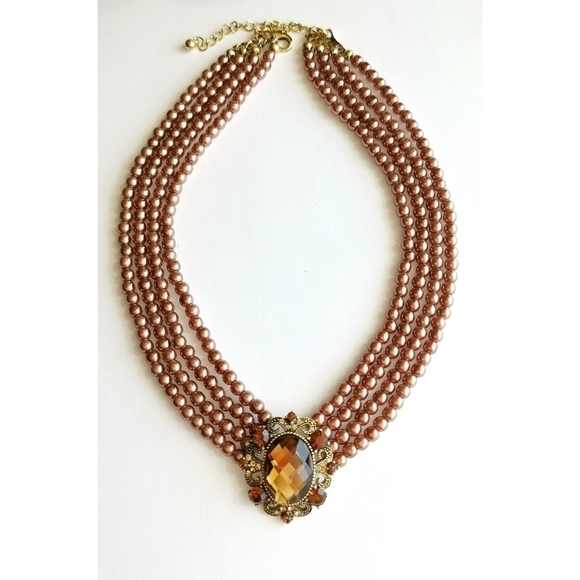 Pearl and Crystal choker necklace with medallion cocoa brown 🆕 - Picture 3 of 11